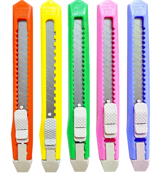 Cutter mic, 9mm din plastic, multicolor, 24/set engros