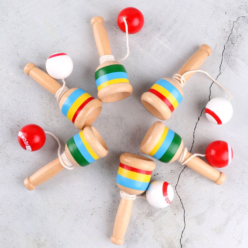 Kendama Mini din Lemn 9.5cm, cu Bilă pe Sfoară Diferite Culori Engros