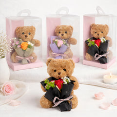 Decorațiune Cadou Ursuleț 30cm, cu Buchet Artificial 18cm, în Cutie Transparentă 30x17cm Diferite Culori Engros