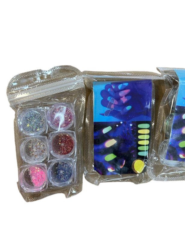 Decoratiuni pentru unghii 6culori/set diverse modele fosforescente Engros