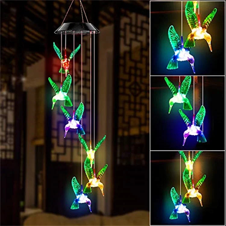 Lampa Solara LED 63cm cu Clopotel de Vant, Model cu 6 Colibri Verzi, din Plastic, Iluminare LED Multicoloră, Panou Solar si Agățătoare Inclusă
