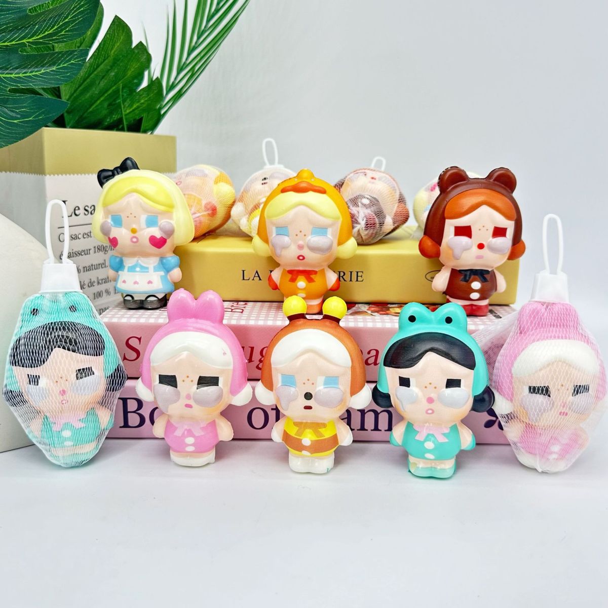 Figurine Squishy Crybaby Crying Again 13cm Antistres, 12/set Diferite Modele