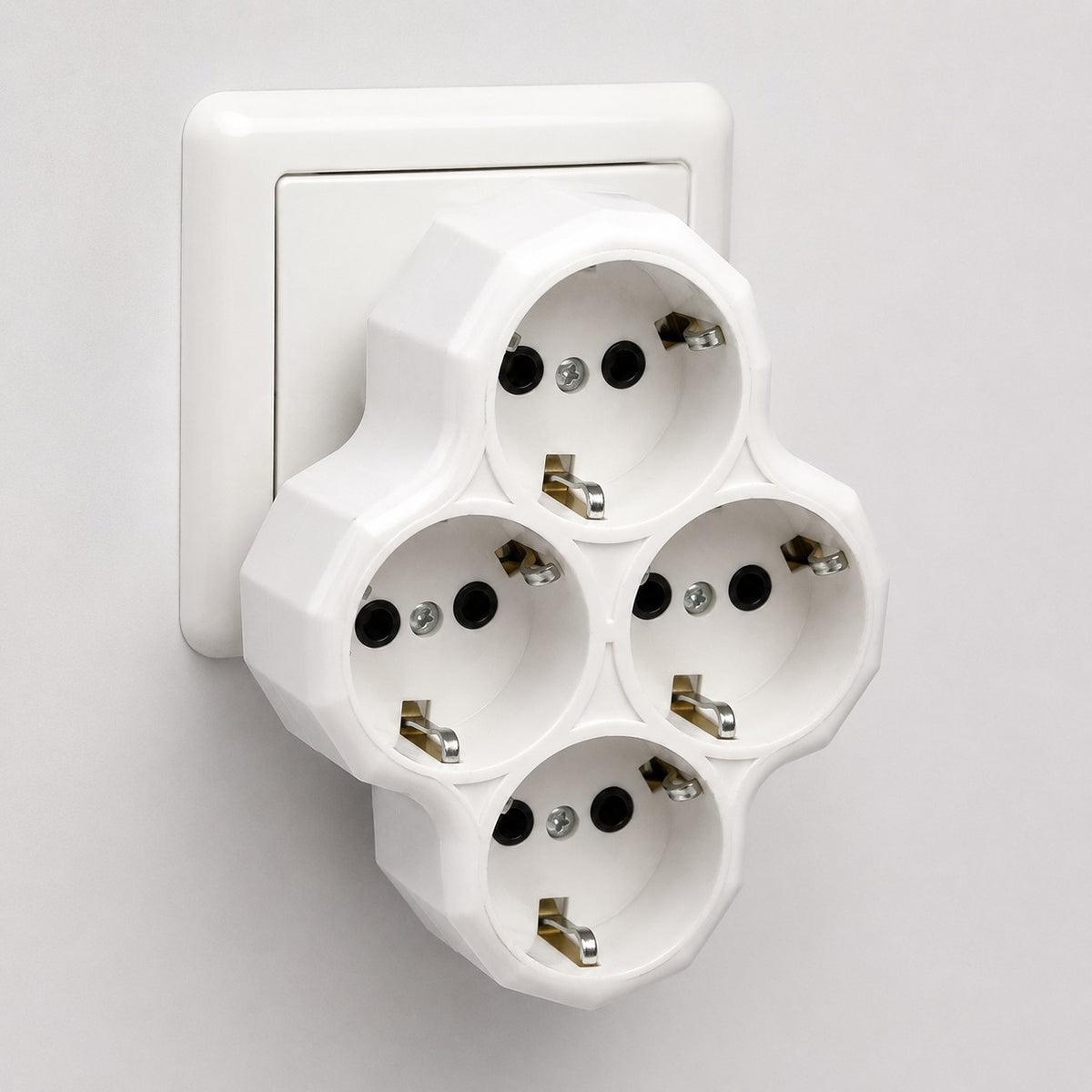 Adaptor Multiplu 4 Prize 16A, 250V, 3680W, cu Împământare