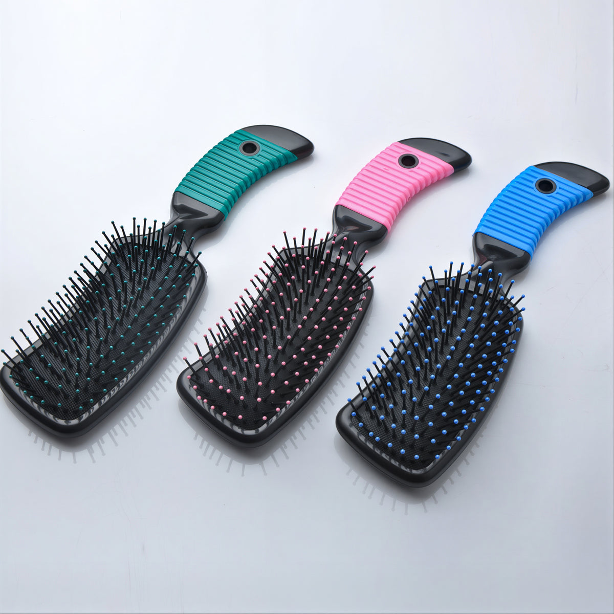 Perie de Păr 21x5cm din Plastic, cu Mâner Antiderapant Diferite Culori Engros