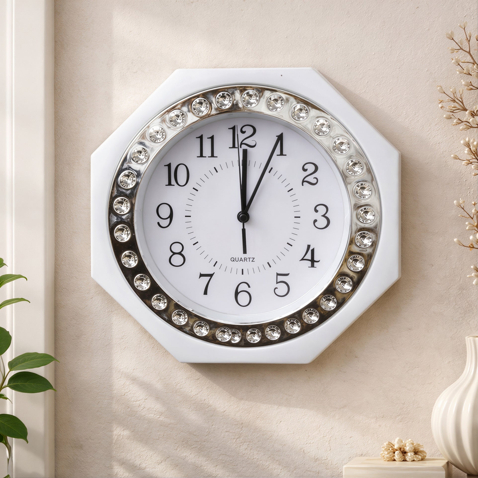 Ceas de Perete 22x22cm Formă Octogonală, cu Ramă Decorativă și Cristale din Plastic Engros